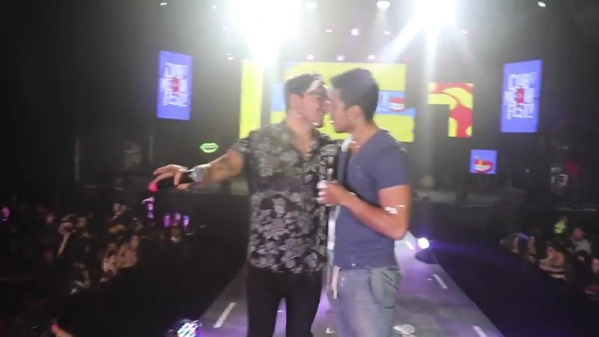 soyedi97's tweet photo. @CaELiKe La verdad si sentí mucha arrechera pero bueno ya paso. Mi momento favorito fue el casi beso de #Chadriano 😍😍😍 https://t.co/ow5RY092CM