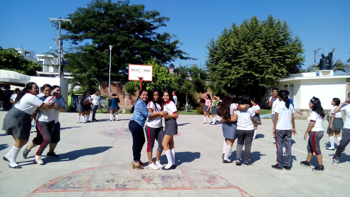 LauraGa58411400's tweet photo. Estrategias lúdicas 5D Cecytej 7 https://t.co/0gGOH8KzWZ