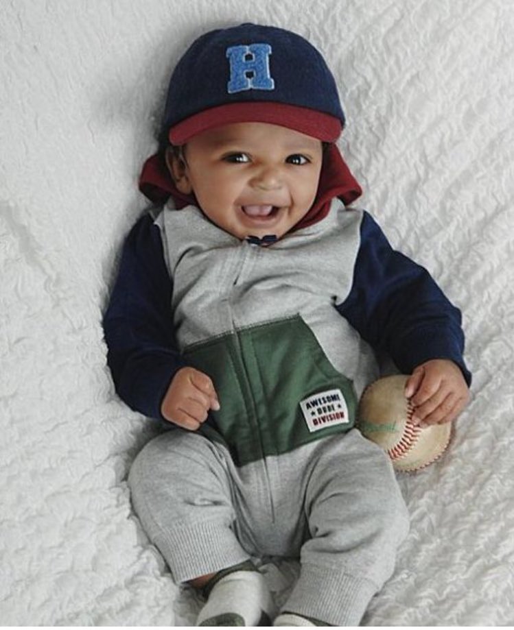 NayNOTNi's tweet photo. Look at my baby omg #Scoot💙💙💙💚💚💚🐻 https://t.co/oBYIPPFiE3