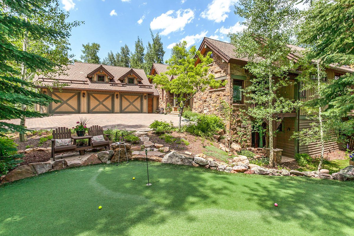 davidwmchugh's tweet photo. Extraordinary Property Of The Day | #EPOTD #Golf #Mountain #Cordillera #GoreRange #RockyMountains #Sothebys | https://t.co/Ytfavw7Hkh https://t.co/M60yXNgOtg