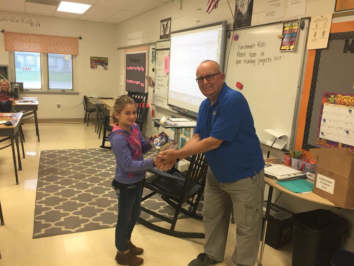 jill_findley's tweet photo. Thanks Knoxville @Rotary for our dictionaries! #fab4f #nstarpride #kcsdpride https://t.co/znFBakWy1N