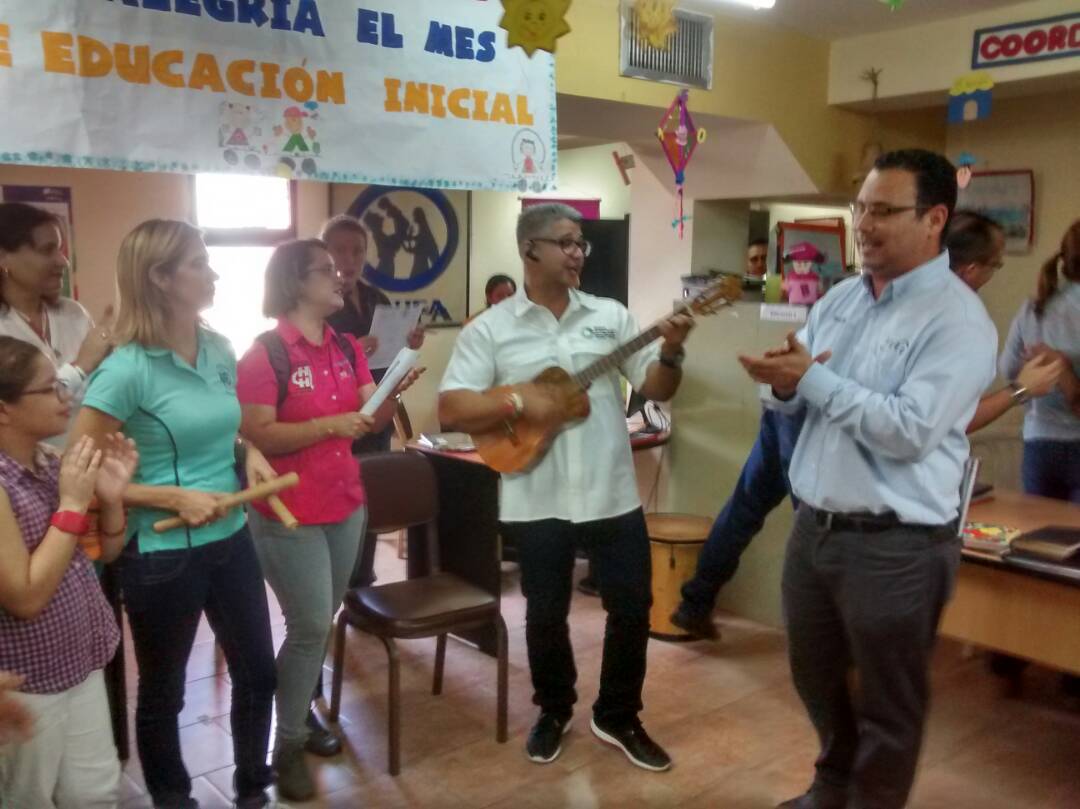 mineducacion_ve's tweet photo. .@EducacionZEZ realizó actividades culturales por el Día Internacional del Bastón Blanco https://t.co/du7i41z0x2 @JauaMiranda @NicolasMaduro https://t.co/038Sbnookw