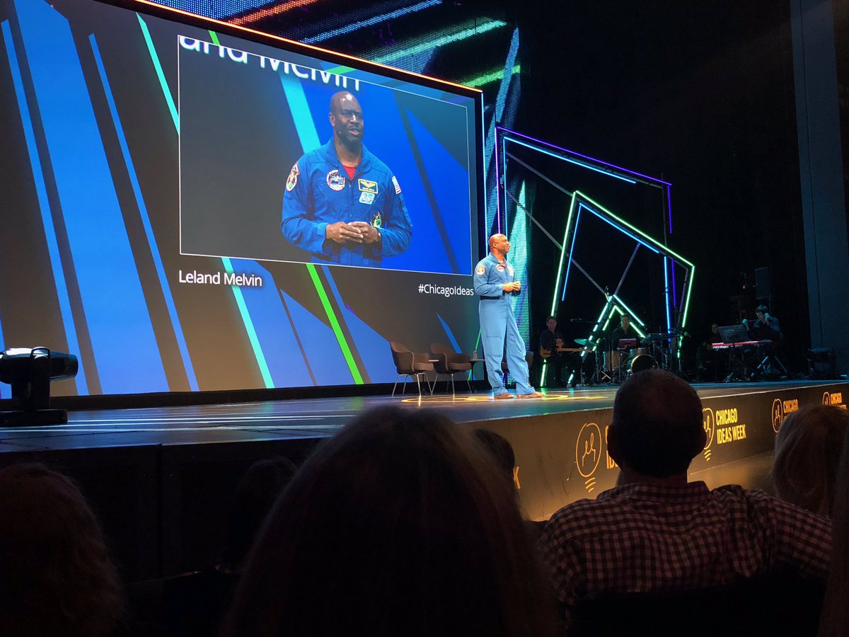 HorizonNews's tweet photo. Ready to push boundaries, look upward and outward, and imagine dimensions not yet with our consciousness -- #EdisonTalks #ChicagoIdeas https://t.co/mhjkMlq7Nm