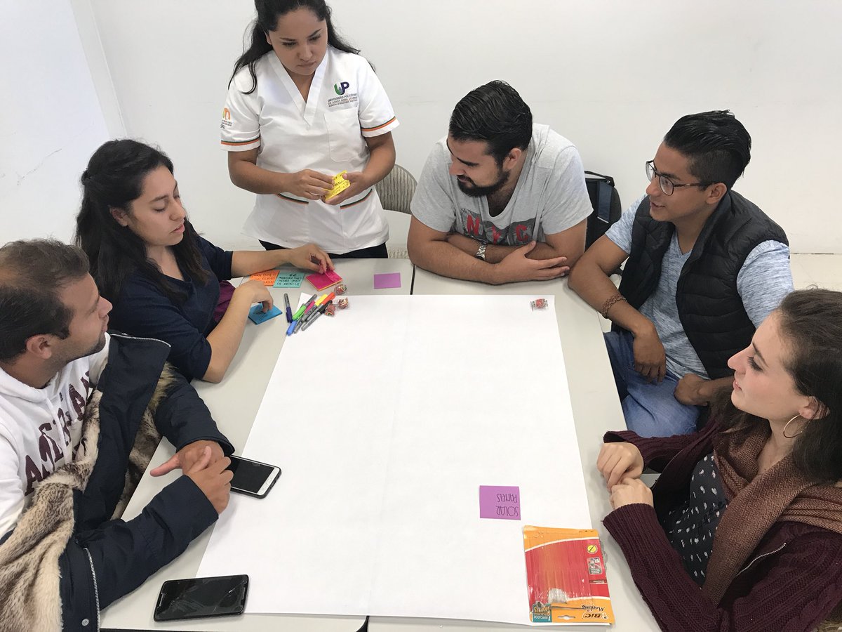carlossm68's tweet photo. Our @citizenIBM #CSCMex8 @ibm_mx with @PeaceCorps volunteers in action in several workshops in #CommunityService @UP_SRJ #Querétaro https://t.co/dvx1s2rZXN