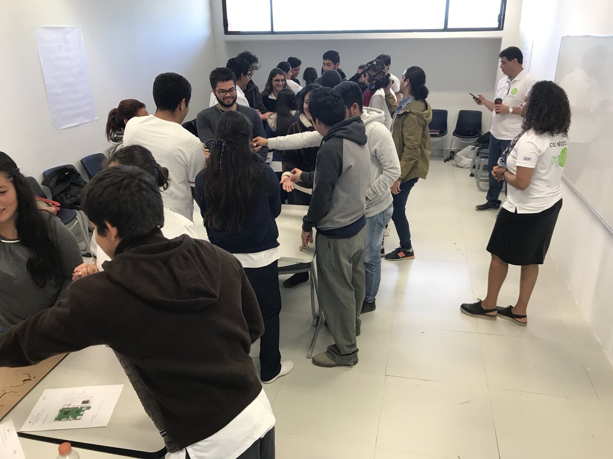carlossm68's tweet photo. Our @citizenIBM #CSCMex8 @ibm_mx with @PeaceCorps volunteers in action in several workshops in #CommunityService @UP_SRJ #Querétaro https://t.co/dvx1s2rZXN