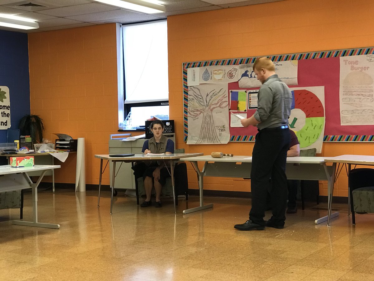 MrsKrolicki's tweet photo. Students in our English III/US History interdisciplinary course presented important cases through history today. The amount of research, synthesis, and #writing was incredible, and the products showed they valued the process. Great job, juniors! #princespride @LearningIn456 https://t.co/7DqD2ers7x