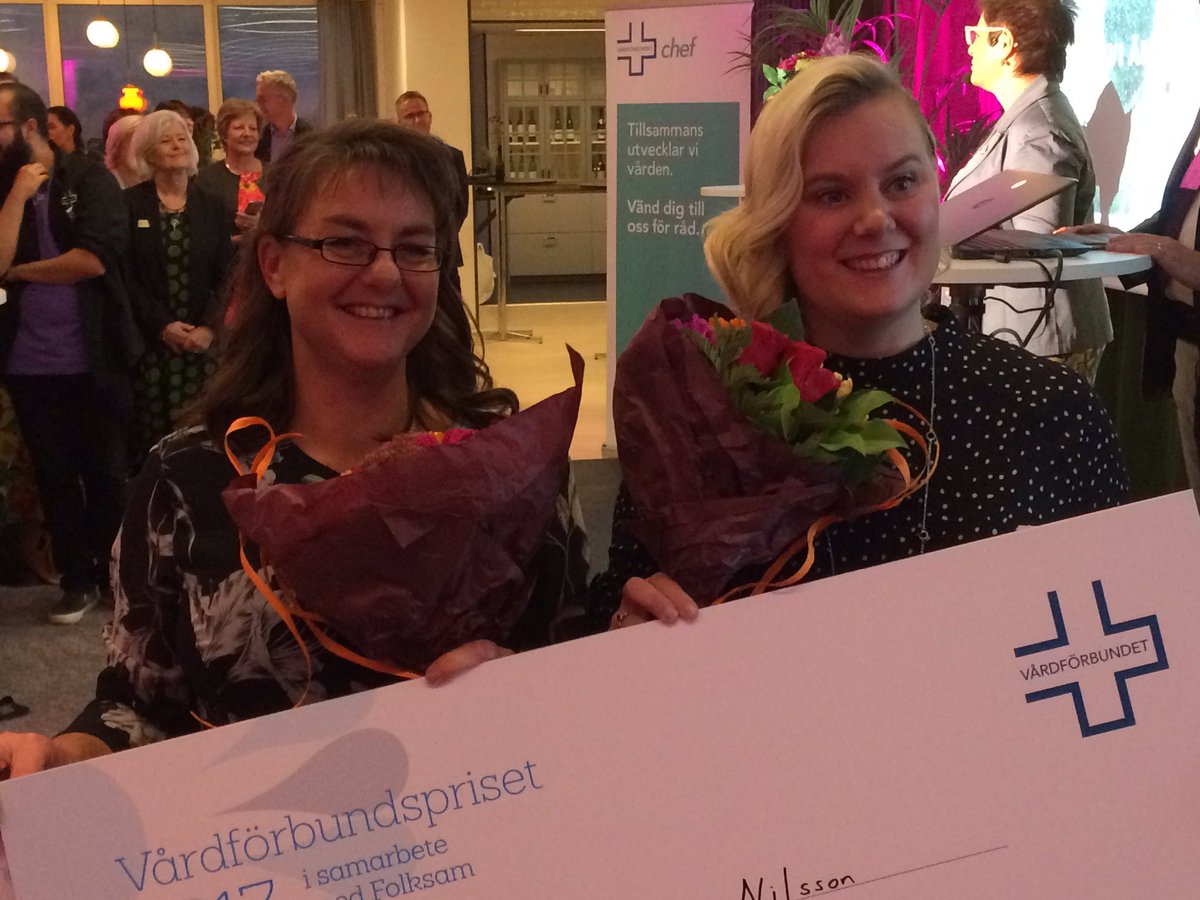Vardaga_'s tweet photo. Sjuksköterskorna Elin Nilsson och Madeleine Nilsson på Vardaga har tilldelats andra pris på Vårdförbundets gala https://t.co/o9eYTTHEWa https://t.co/kPADDclSdT