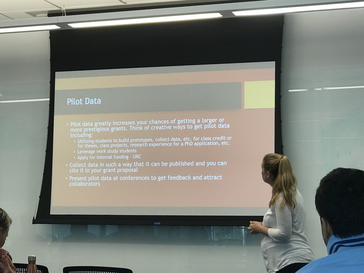 HarveySMU's tweet photo. Dr. Candace Walkington giving insights into grant writing for early career scholars. #SimmonsResearch @SMU_CORE https://t.co/iT8iJBOykZ