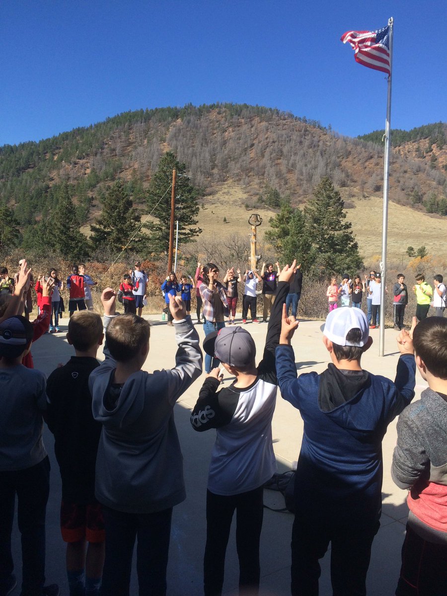 eaglessoar101's tweet photo. Students sharing great experiences @SCOEdVentures https://t.co/xDfJsRr15K