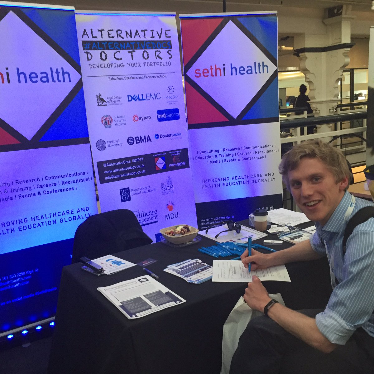 AlternativeDocs's tweet photo. Come &amp; sign up to our alternative Docs platform 4 free! Develop your portfolio! @bmjcareers @StudentBMJ #BMJCareersFair #DYP17 @sethihealth https://t.co/ybcavim6Zb