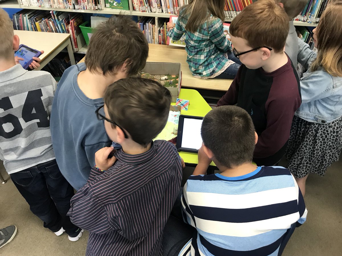 mrjhawn's tweet photo. Amazing day with @FGPSFalcons gr 4,5,6 science classes showcasing their knowledge and connecting the learning with the entire school #NNDSB https://t.co/v336Ae8mMY