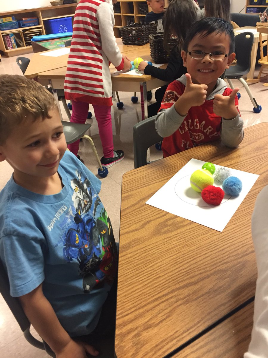 kinders_pwe's tweet photo. Sorting out objects by attributes!! #pmkinder #aisforattributes #attributesdescribethings https://t.co/g8YS4q4vmZ