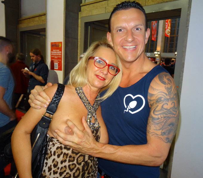 Puh endlich Wochenende und deshalb erst jetzt mein Venusr&uuml;ckblick in Bildern. W&uuml;nsche Euch ALLEN ein<a href="/tag/happy"class="tags"><span>#happy</span></a>