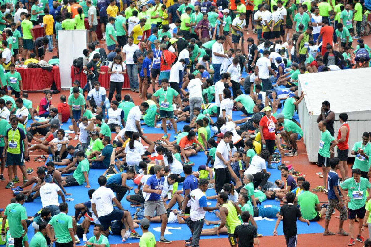 SpectrumPhysio's tweet photo. Spectrumphysio official physio partner for marathon runners . 14000 plus runners ..stretching and injury management https://t.co/FK9YsFqMsJ