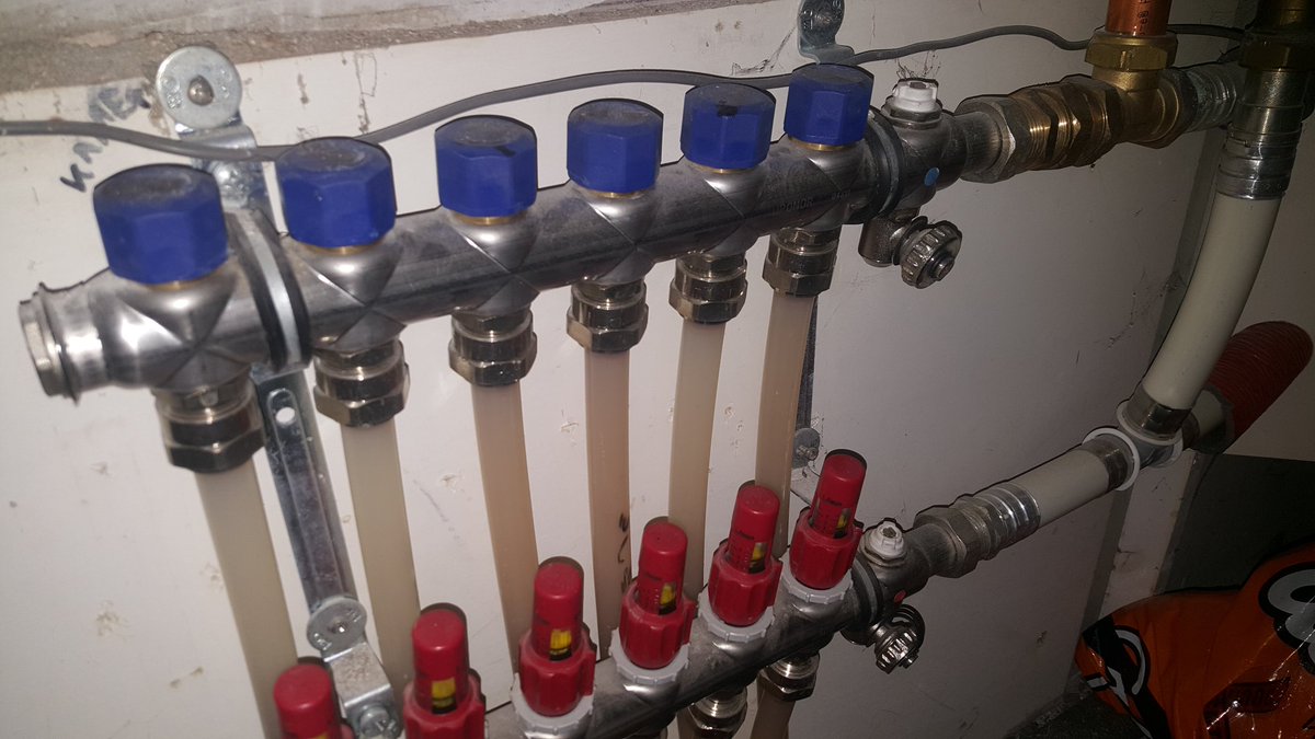 mark_linders's tweet photo. Iemand tips hoe we een extra groep kunnen creëren op deze Uponor verdeler? #dtv #durftevragen https://t.co/RnQ9N0lpjQ