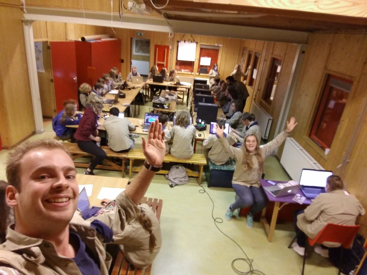ScoutsNoord's tweet photo. Scouts are online with the JOTI! @Scouts_inc @jotajoti_nl @JOTAJOTI https://t.co/UkHHtSApVA