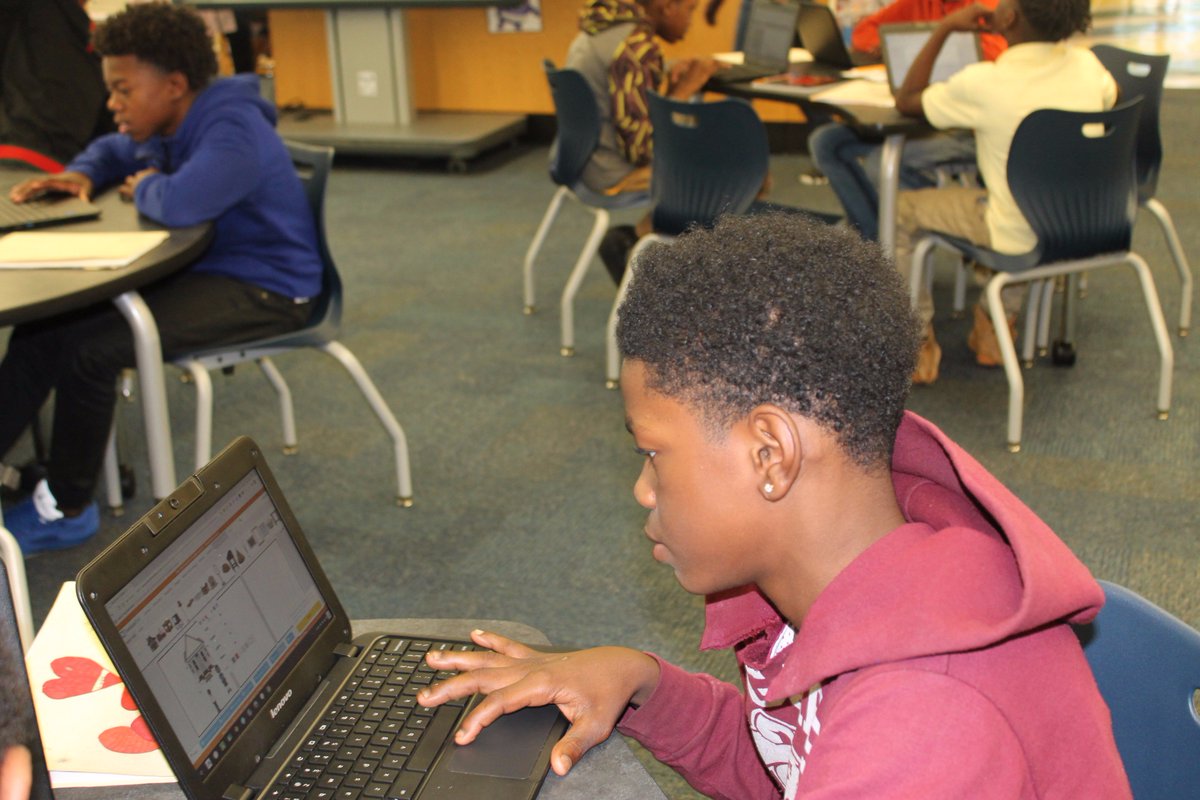 APSHarperArcher's tweet photo. Students engaged in digital literacy💻 and Social Studies🌎 with @softchoicecares @willwilson2020 #APSLIT @Mstewart_2u @Lewis_janean #HAMSLIT https://t.co/plUrVPvCJC