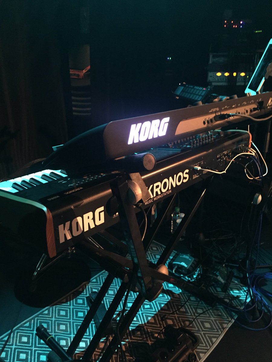 krisgardnerzik's tweet photo. Tonight on Stage With « Made In London » and my new keyboard Gear KORG Kronos 2 &amp; KORG Kross 2 - Concert SOLD OUT #korgartist #korgfrance https://t.co/Pz70k0PgqZ