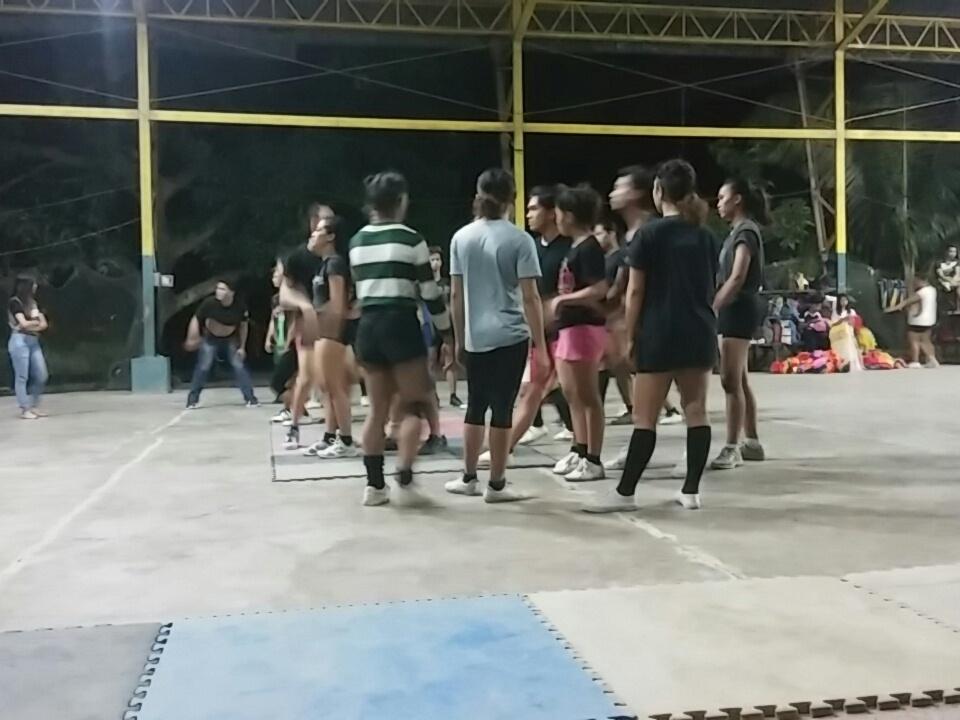 rhonafe28's tweet photo. GO TEAM USEP! GO TEAM UM!
#MILO2K17 https://t.co/WvBLwzj0TY
