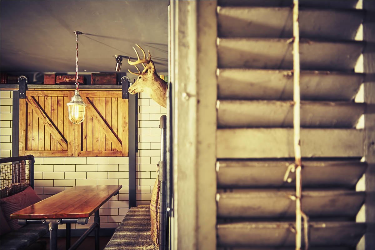 The Cock and Magpie tweet media