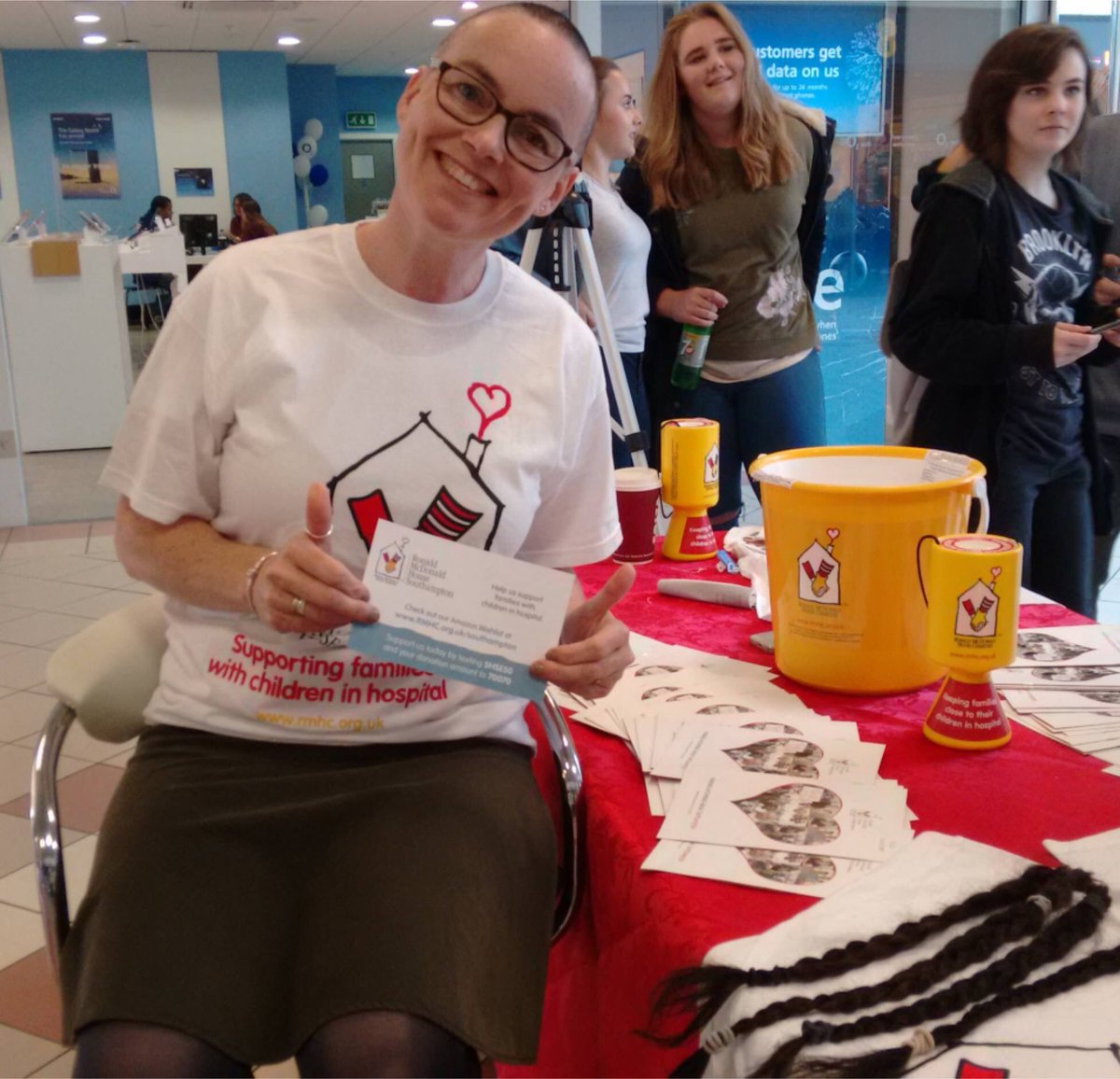 #goodnews I've now raised £2475.40 for Ronald McDonald House Southampton by having all my hair chopped off! Very happy <a href="/TheoPaphitis/">Theo Paphitis</a> 💇🏻😊