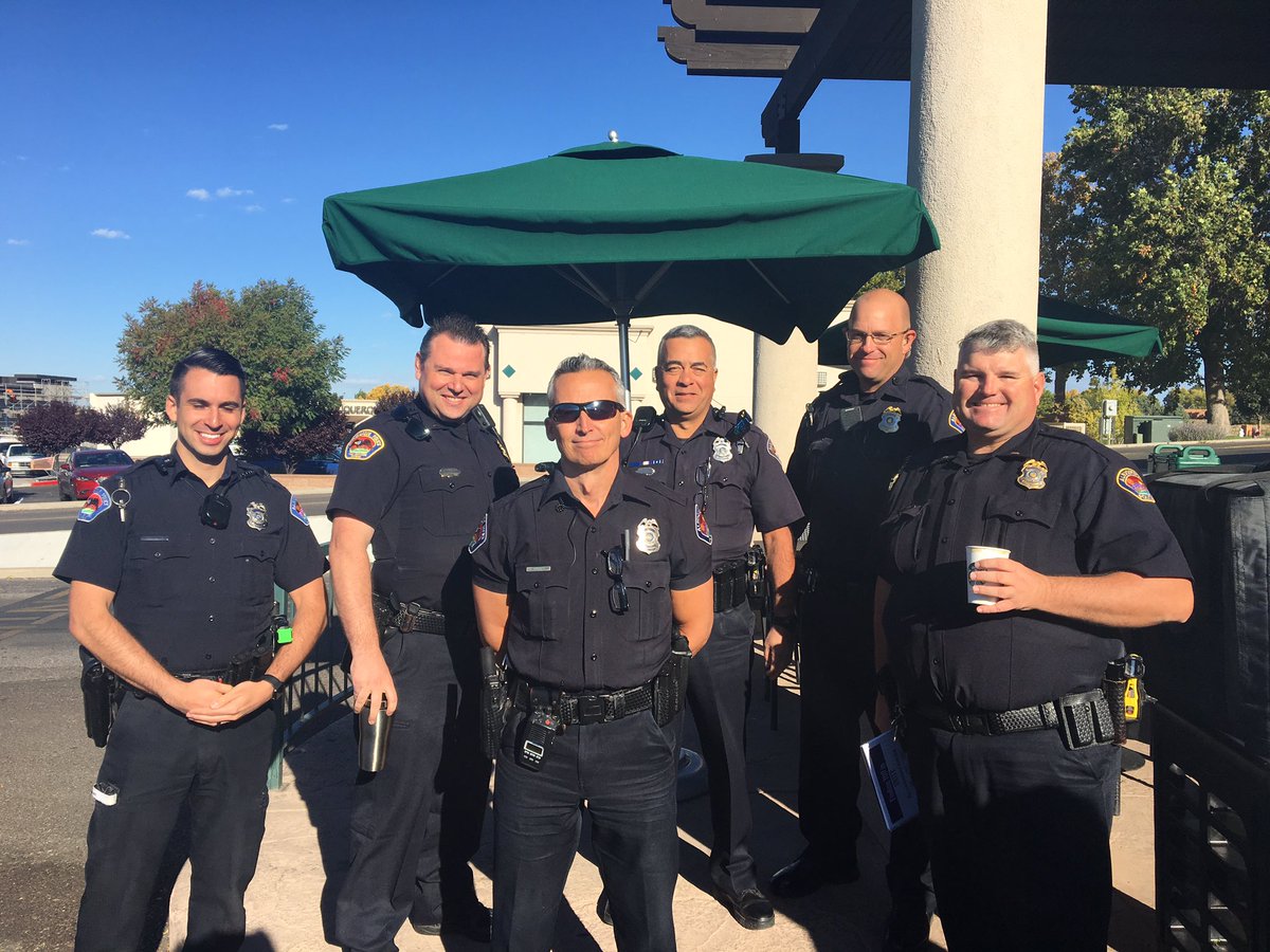_Brad_Winter's tweet photo. Another great Coffee with a Cop event in the NE Heights. Thank you to the @ABQPOLICE Department for hosting! https://t.co/G8vmETnlUb