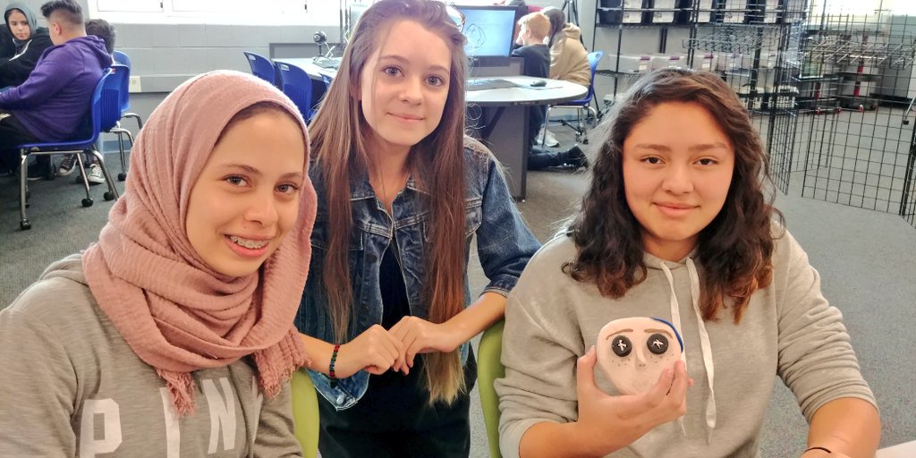 _on11's tweet photo. Not sure if it will get done, but this group is putting in long hrs. to create a clay-mation movie using Frames. #rsd122cares #simmonslearns https://t.co/3V7LHbDN8A