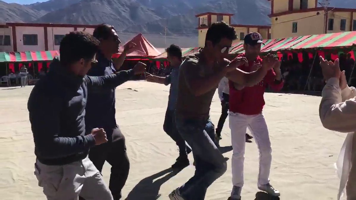 RonitRohit_FC's tweet photo. Actor @rohitroy500 in #JPDutt's #Paltan
Shooting ongoing in Ladakh https://t.co/H8iYmtIies