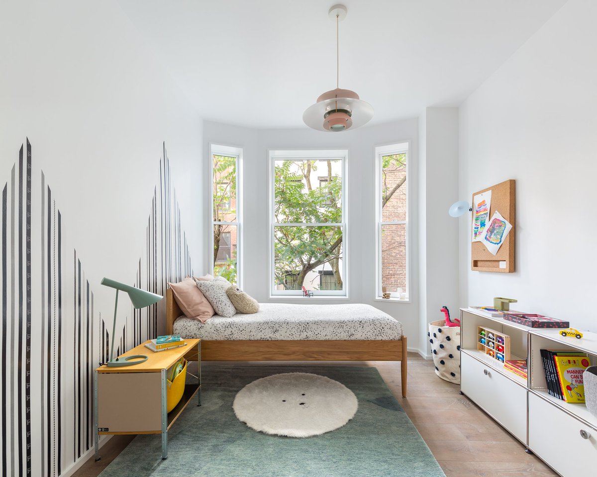 CorcSun's tweet photo. When home is a retreat. Designed in partnership with @DWR_Tweets, residence 3B at #TheStandish provides the ultimate city refuge nestled in the historic #BrooklynHeights neighborhood.
#DDGPartners #Brooklyn #171ColumbiaHeights https://t.co/Bsbr0CcQxF