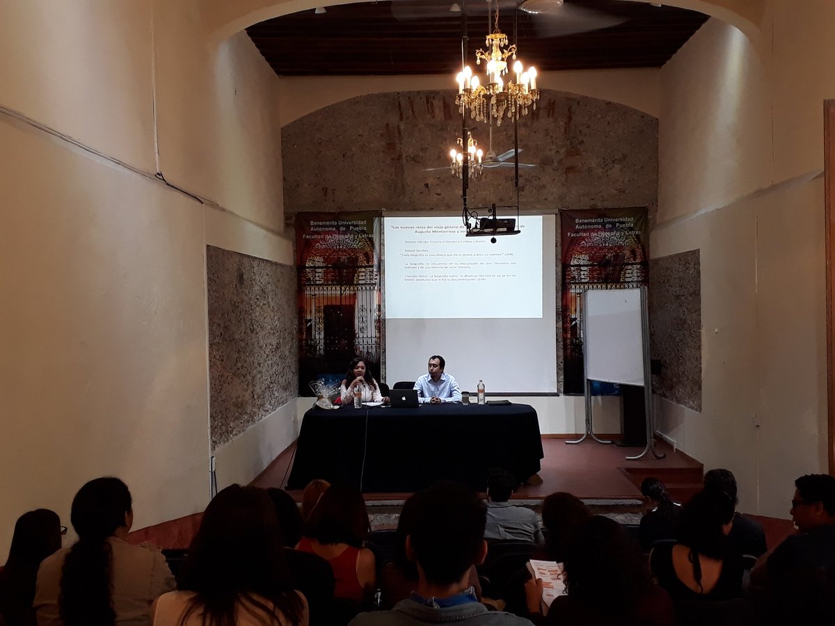 ColPalafoxiano's tweet photo. Comienza la Ponencia Magistral del Dr. Lámbarry sobre Augusto Monterroso y Jorge Ibargüengoitia. https://t.co/PkdvPBjGaO