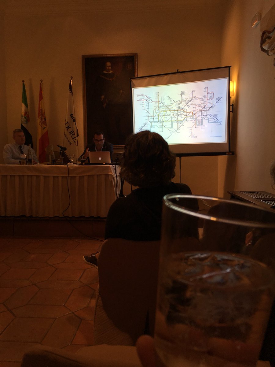 Tudornobility's tweet photo. A convivial end to day 2 of #AIR2017 @AngloIberians Keynote by @HuwJDav Gin a local Sevillian speciality with a hint of strawberry https://t.co/B41spE7PZe