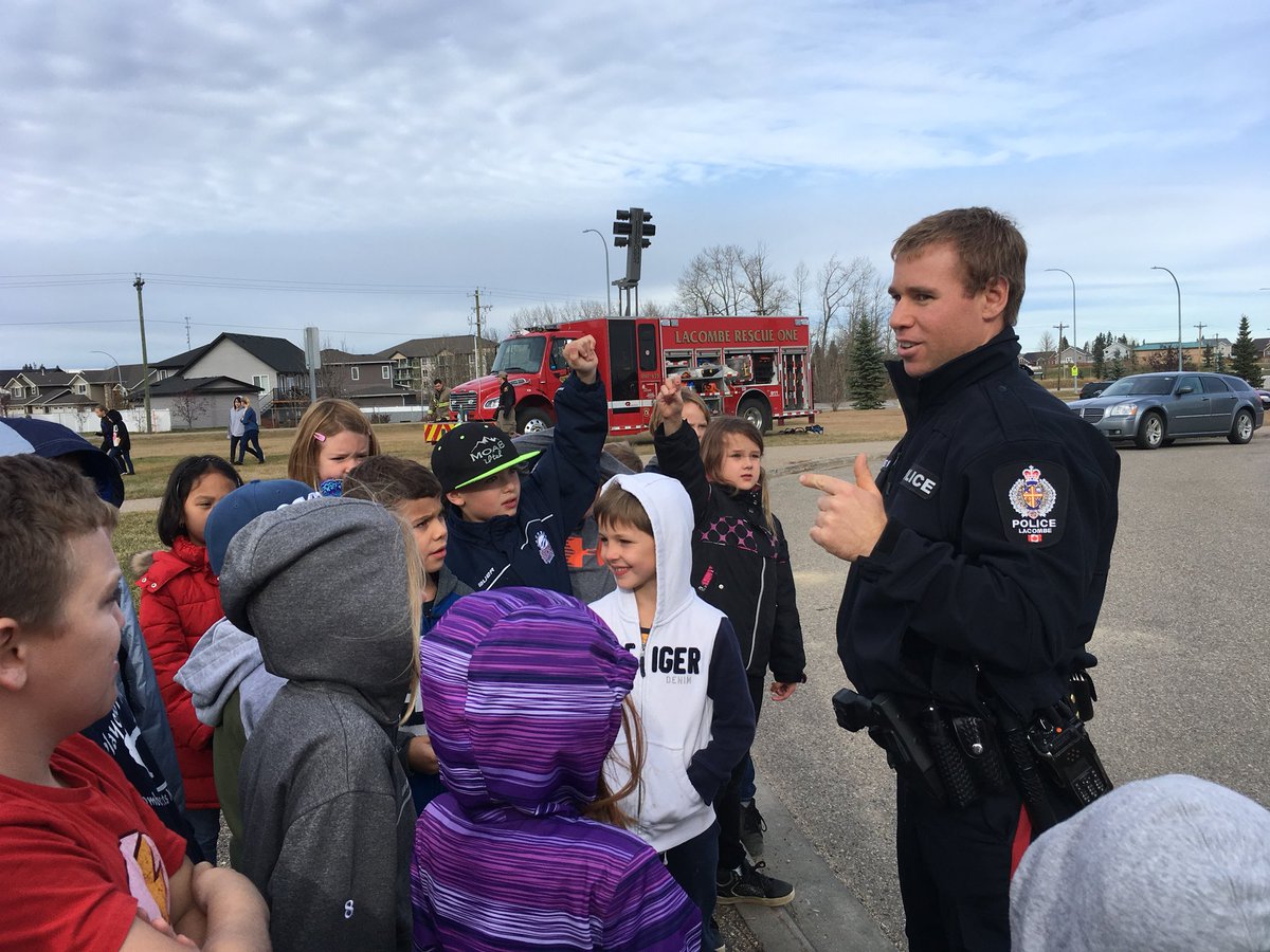 TRteachergirl's tweet photo. Safety day at TR #fun #safeandcaring @TerraceRidgeSch @MaricaMcWhinnie https://t.co/CK04KiFdZl