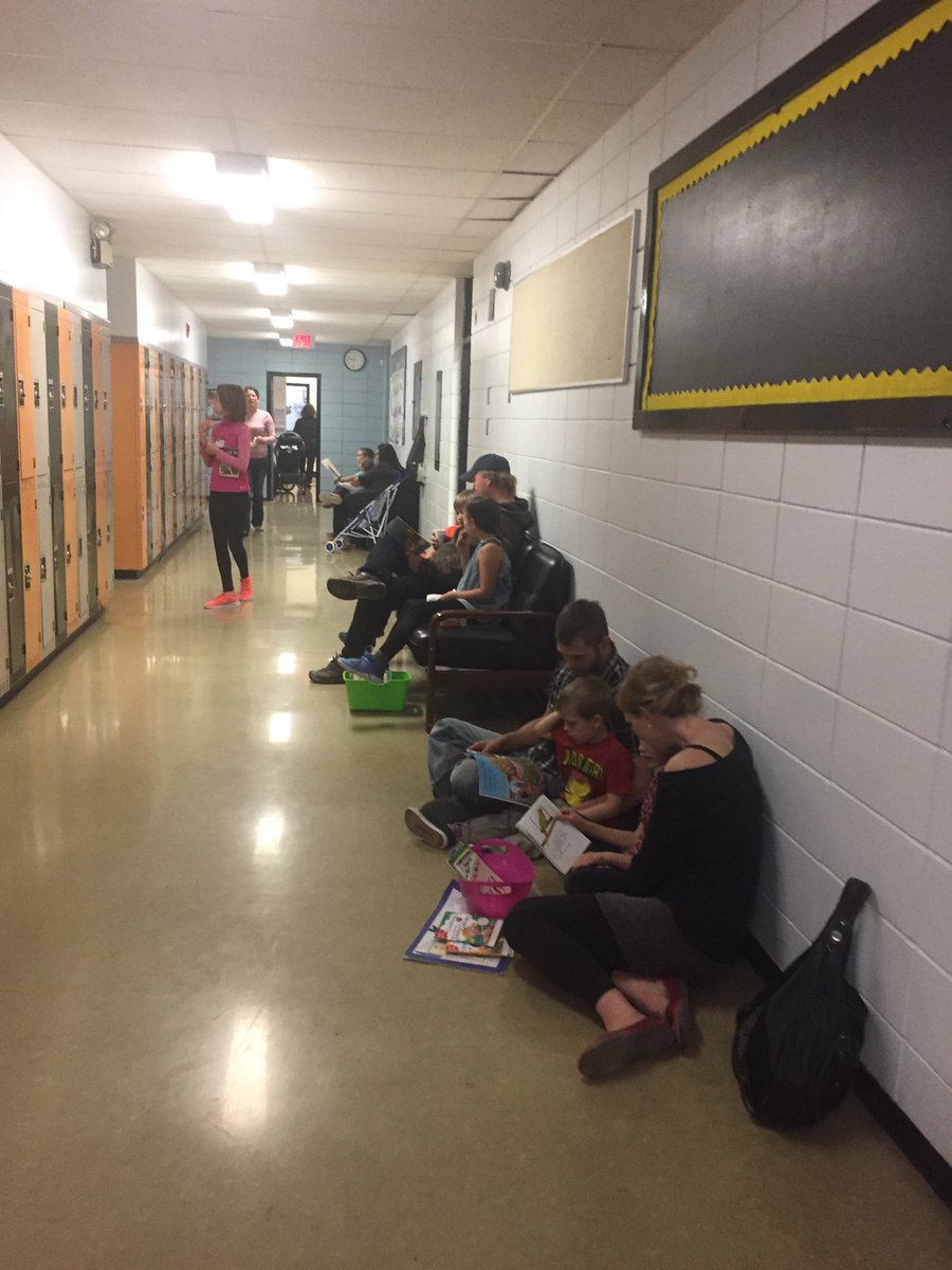 wdsvikings's tweet photo. Everyone found a spot to read! #breakfastandbooks Families welcome! #coffeeanddonuts #@horizonsd205 Literacy in WDS #Educationweek2017 https://t.co/uME23AFGjH