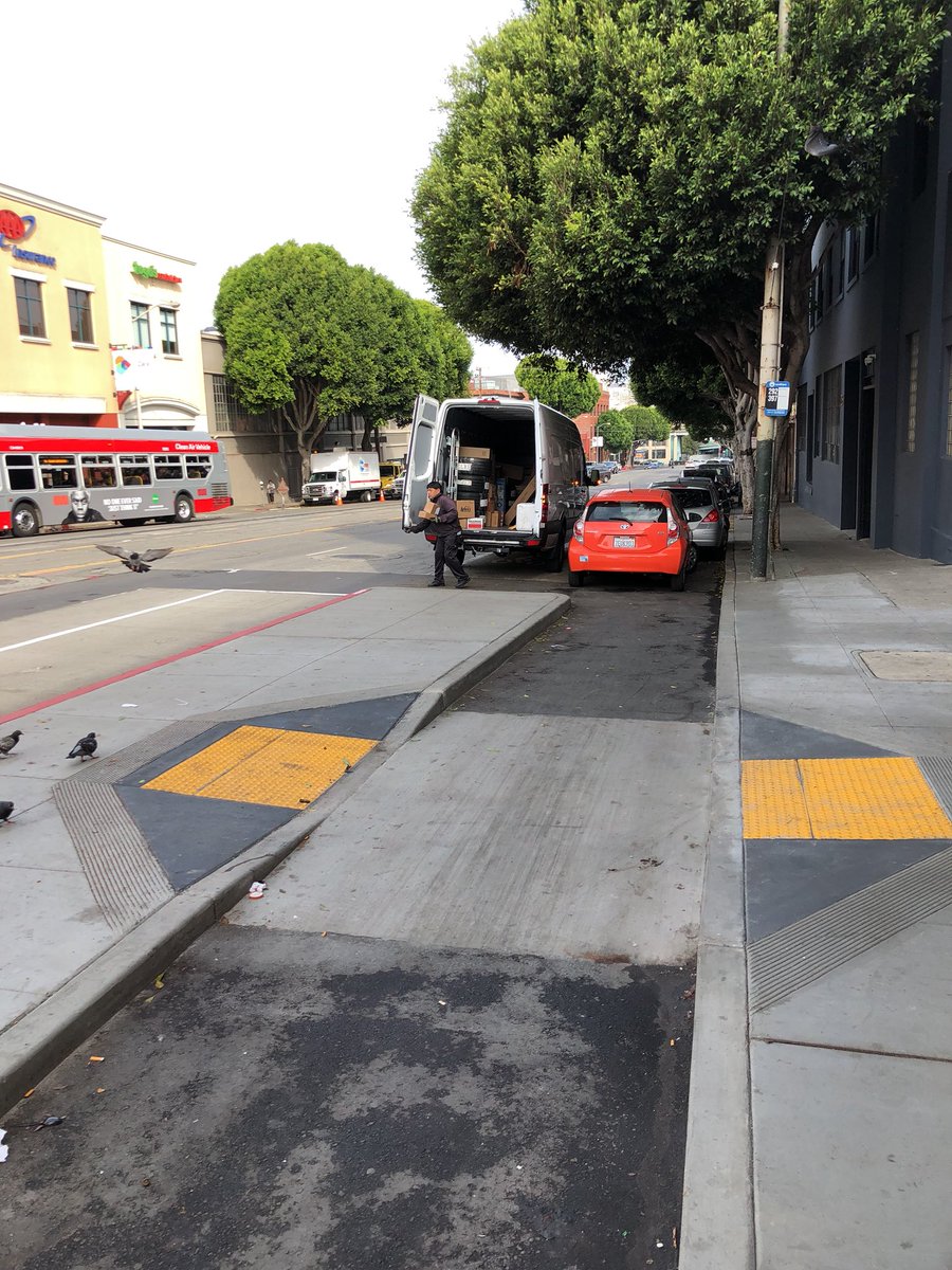 R27D's tweet photo. @sfmta_muni please do something about this parking obstruction at Potrero and 16th bus Island. Needs no parking signage. https://t.co/jPbxrHcUd2