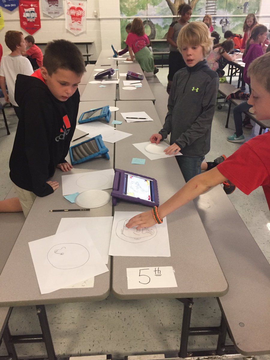 RachelC_1973's tweet photo. 4th graders are making State symbol prints @LktValleyElem @hamcoschools #cuetheartists https://t.co/Mk6Bu39hnT
