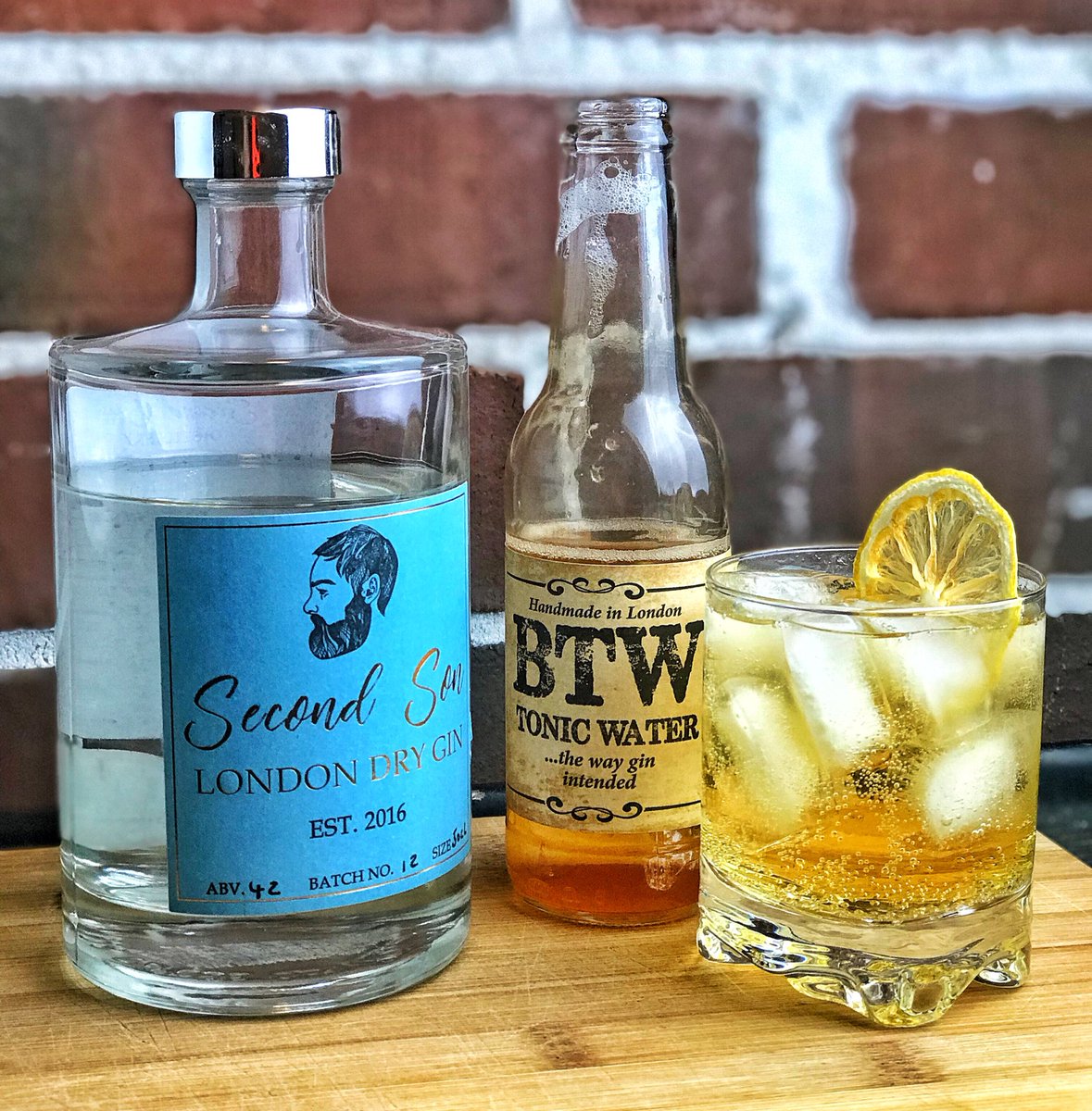 MikaelJohnsson's tweet photo. Second Son London Dry Gin gt #secondsondistillery #gin #iittala #btwdrinks #juobtw #gintonic #ginblogger #ginspiration #londondrygin https://t.co/omJDPNdnSo