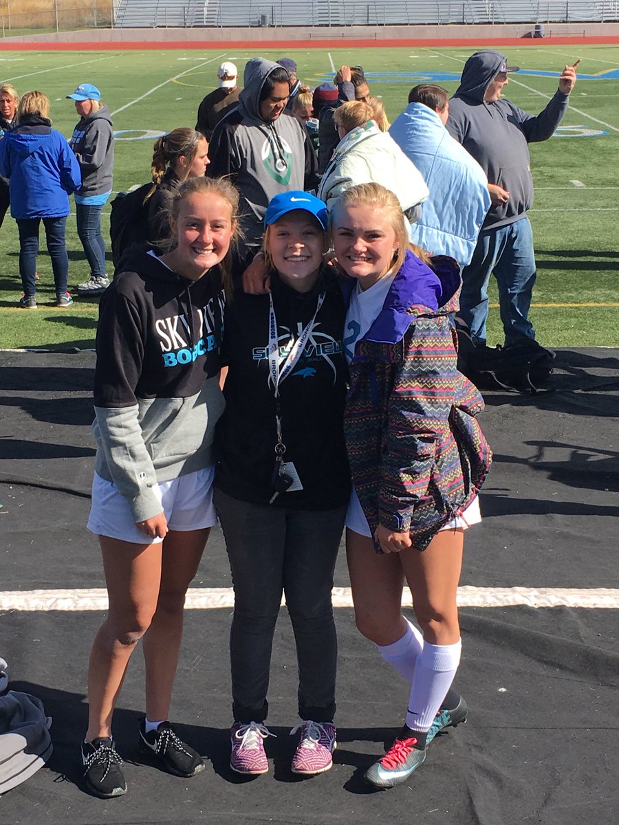 BrinHall23's tweet photo. BEST OF LUCK TO GIRL’S SOCCER THIS WEEKEND!! GO SHOW EVERYBODY ELSE THAT SKY VIEW IS WHAT’S UP!!! 💙💛 @hannahgibbonsss @em_jens https://t.co/RLRRhshLJz