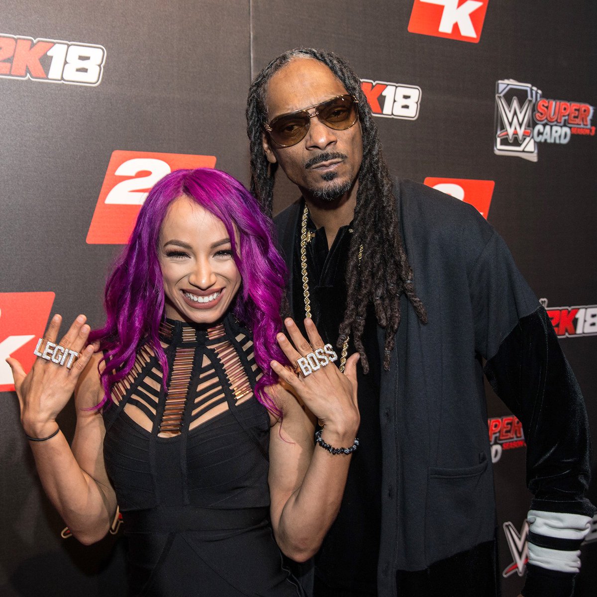 LegitBossPage's tweet photo. Happy Birthday @SnoopDogg 🎂🎁🎉
.
#SashaBanks #LegitBoss #SnoopDogg @SashaBanksWWE https://t.co/Q7MxwdJ2jY