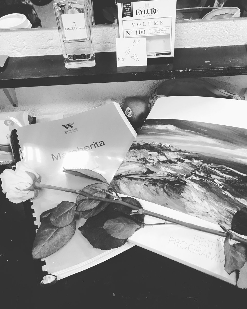 It's opening night of #WexfordMarghertia <a href="/wexfordopera/">WexfordFestivalOpera</a> let's get the victory rolls out ❤️🎼🎻🎺🎭 #wexfordopera #wexford #openingnight