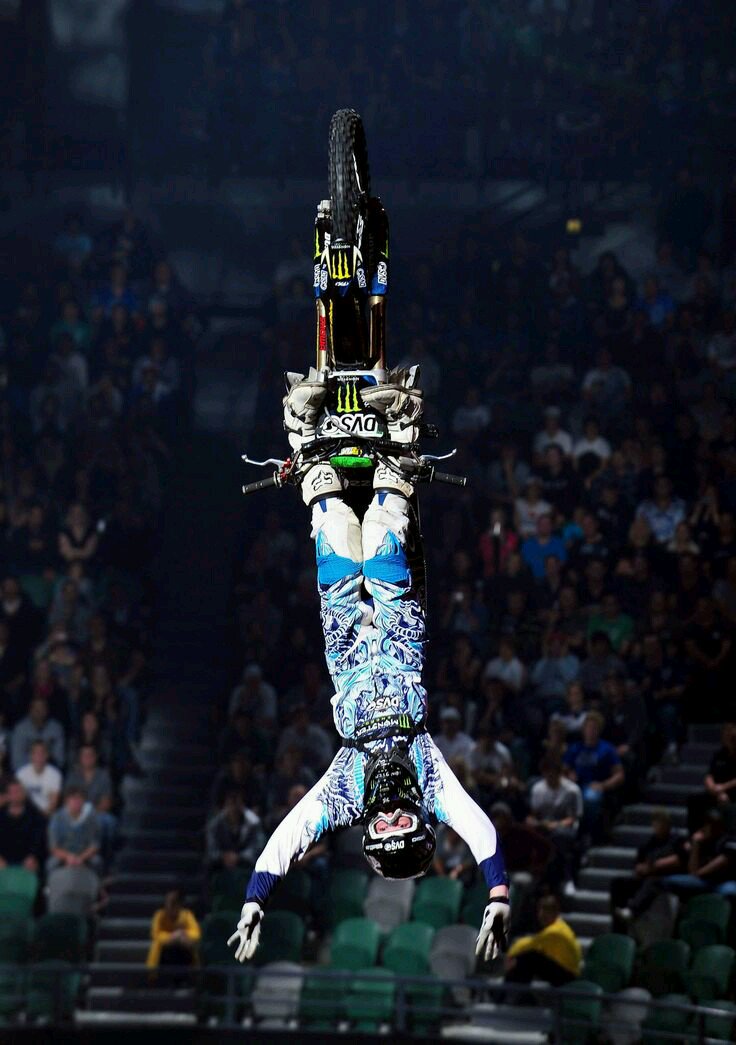 malinapale's tweet photo. @MMStadium @NitroCircus Travis Pastrana @TravisPastrana https://t.co/GYktrC7TZE