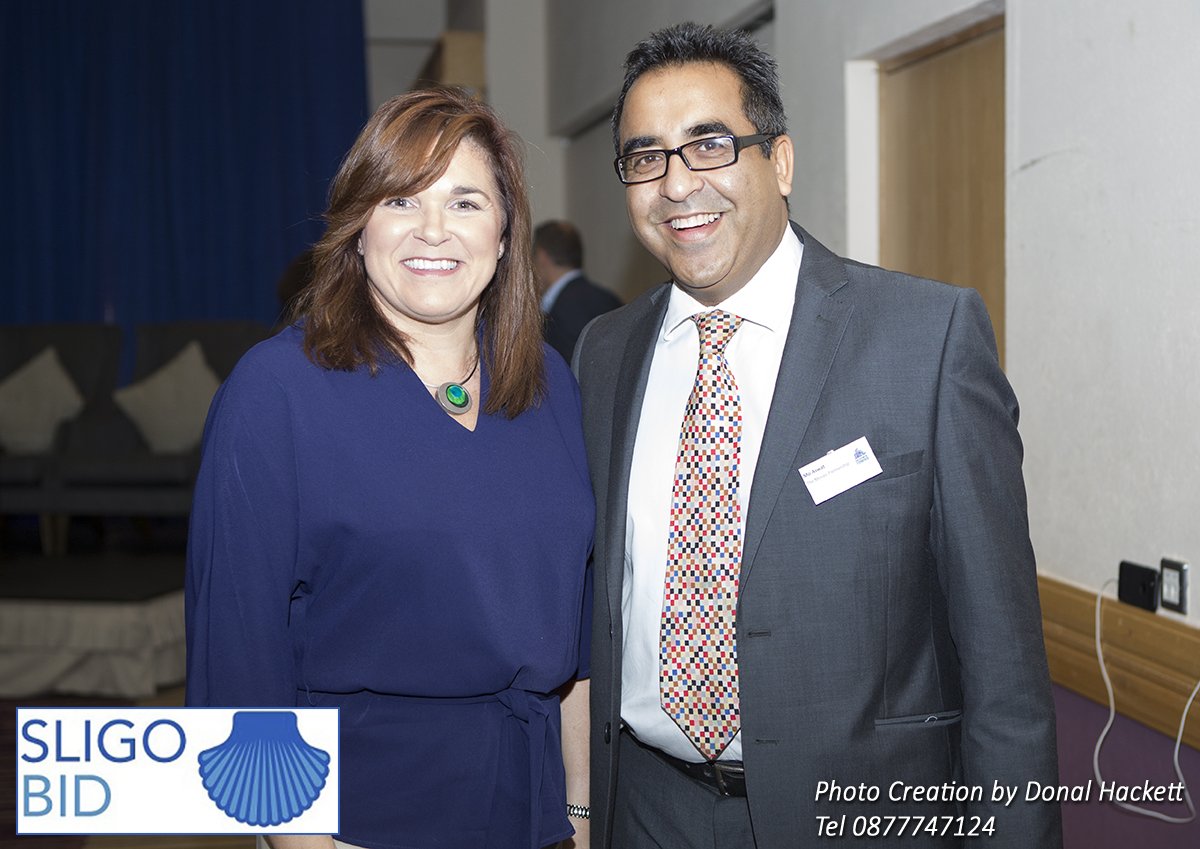 FutureOfTowns's tweet photo. @ElliottJulienne ,Town &amp; Village Manager @CausewayCouncil  &amp; Mo Aswat, Founder &amp; Director of @MosaicFutures at the #futureoftowns Summit. https://t.co/TEAZ5WVqDl