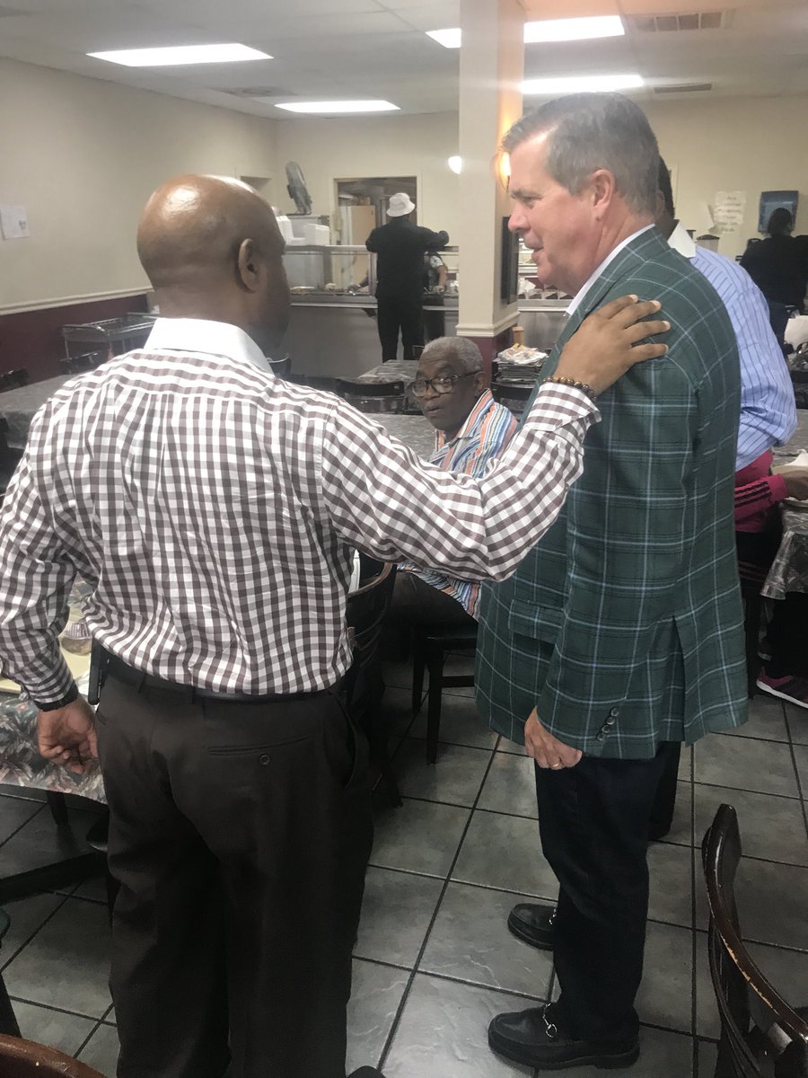 DannyDGlover's tweet photo. @KarlFDean Couldn’t leave #Memphis w/o grabbing a bite to eat at the iconic, #SteinsCafeteria #DeanIn18 #DeanForTENN https://t.co/FvCmCBpDlO