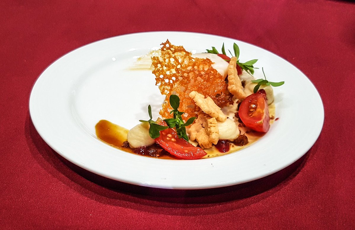 GKitchenParty's tweet photo. Jeremiah Stafford’s leamington farm pork belly, fortune bay scallop, tomato textures, celeriac + more.🍷:@gaspereauwine. #GMPStJohns https://t.co/owEqrmdlWL