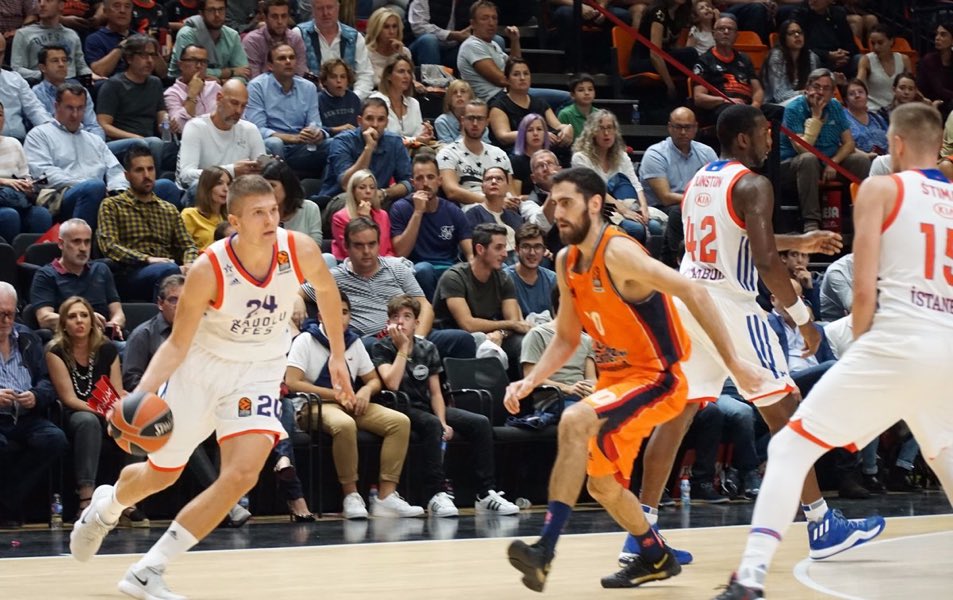 sporbord's tweet photo. EFES 2'DE 0: Valencia Basket 78 - 71 Anadolu Efes. #VBCEFS @AnadoluEfesSK Eurolig'deki ikinci maçından da yenilgiyle ayrıldı. https://t.co/UoyEHqZWwK