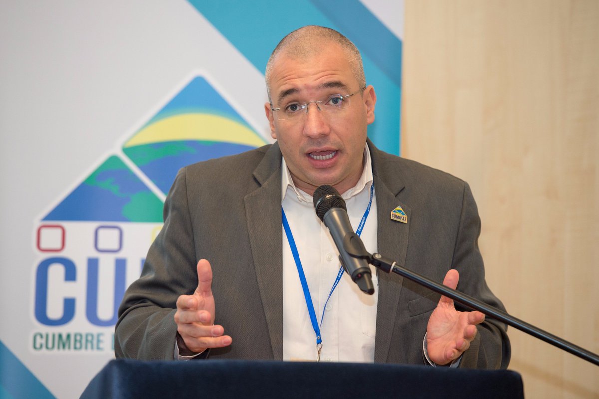 embajadaporpaz's tweet image. Nestor Restrepo: Cualquier lugar donde nosotros estemos, estamos en un aula de clases, en cualquier lugar. #CUMIPAZ