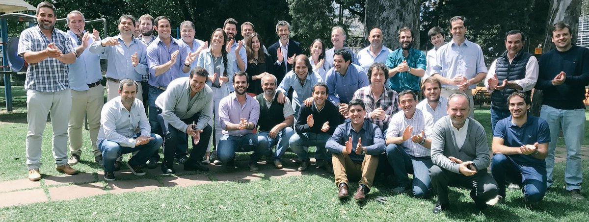 AgronegociosUBA's tweet photo. Finalizamos la 14ta promoción Posgrado en #Agronegocios en @BayerAgroArg ¡Gracias por la confianza! @23essex https://t.co/k8tqJU7jLf
