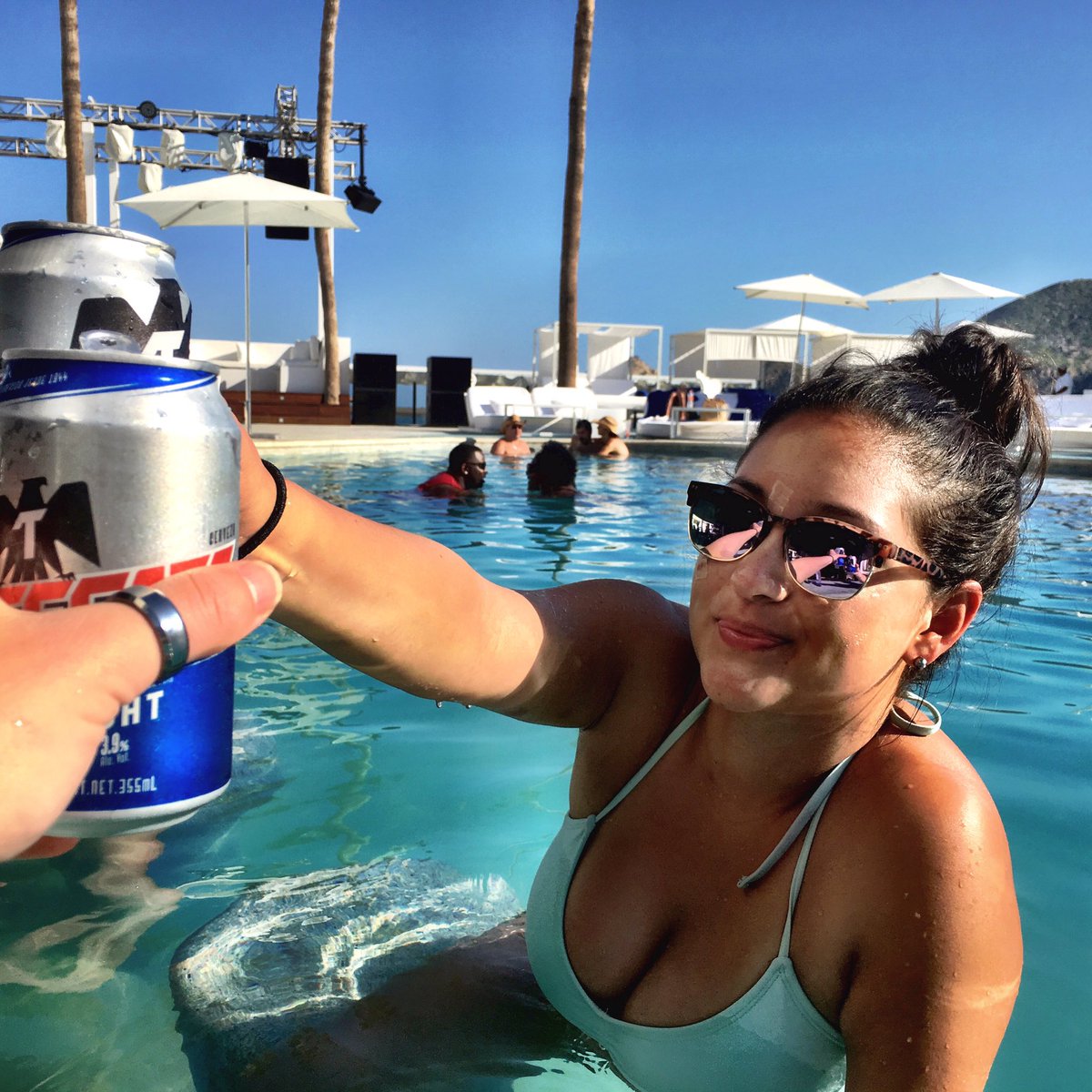 EricLOcchipinti's tweet photo. Bring on the weekend! @gopro @mecabo @cervezatecate #cabo #cabosanlucas #baja https://t.co/6svi2TO4dG