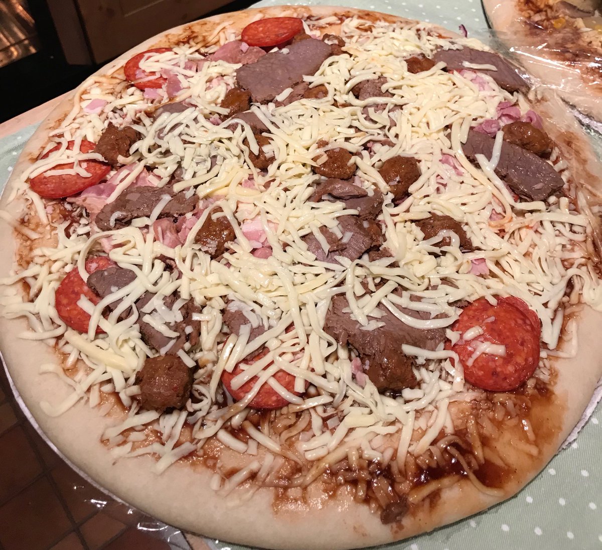 david_cyclist4's tweet image. When you go to the @asda #PizzaCounter and all you can think of is #UltimateMeatFeast #Pepperoni #Bacon #Steak #Meatballs #SaladontheSide 👍🏻