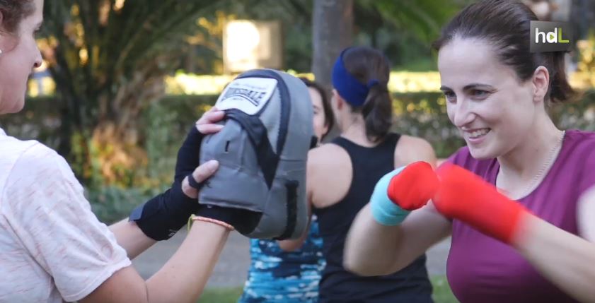 HistoriasDeLuz's tweet photo. #Yoga o #cardiobox son algunas de las actividades de @entreenate para practicar #deporte al aire libre https://t.co/hzghNDeOXu https://t.co/NCn6oF6Wd6