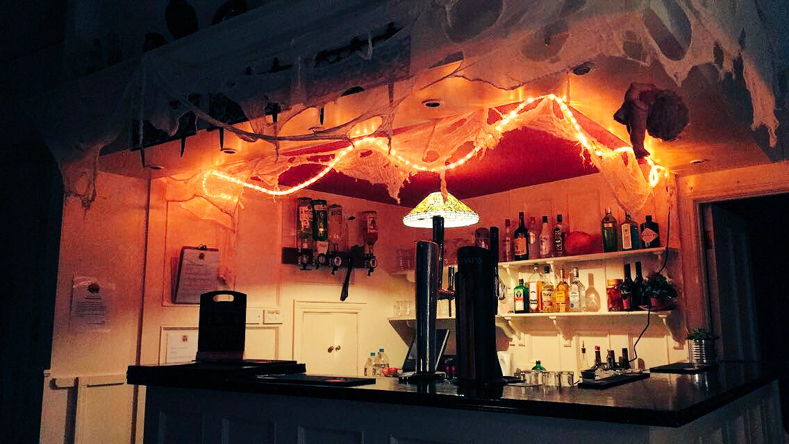 <a href="/centralbarderry/">Grand Central Bar</a> looking all spooky 🎃 Rúnda Sessions kicks off 8pm <a href="/mrkeventsie/">MRK Events</a>